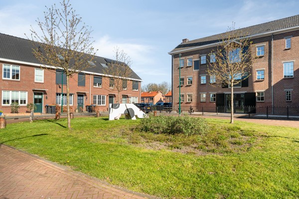 Bunschoten-Spakenburg - Melkrijder 10 Meerwaerde Makelaars-02.jpg